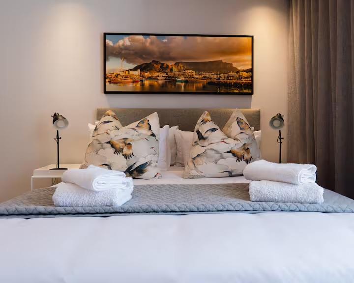 2 Bedroom Property for Sale in Sea Point Western Cape